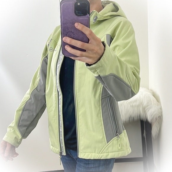 💕Like New Free Country Winterjacket 4 pockets zipper in front adjustable hood💕 - Picture 4 of 10